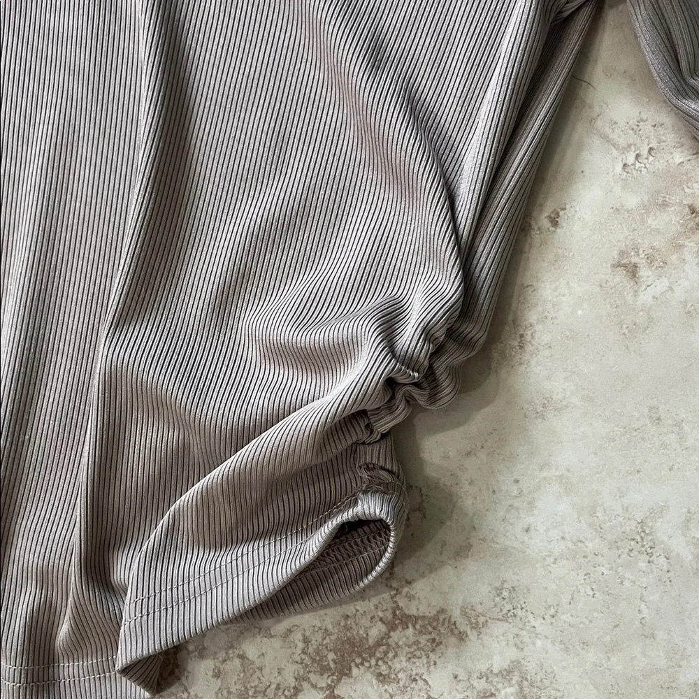 Cider Women's Taupe V-Neck Crop Top - Picture 3 of 3